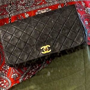 Classic Iconic Handbag 90’s